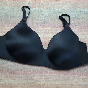 Soma 34DD Vanishing Back Wireless Bra black